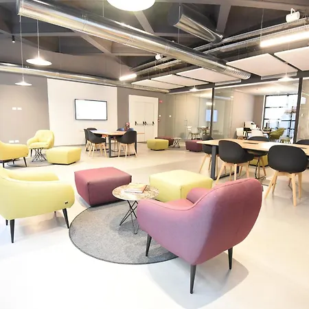 酒店 Dotcampus Center