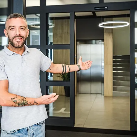 Ξενοδοχείο Dotcampus Center 3*