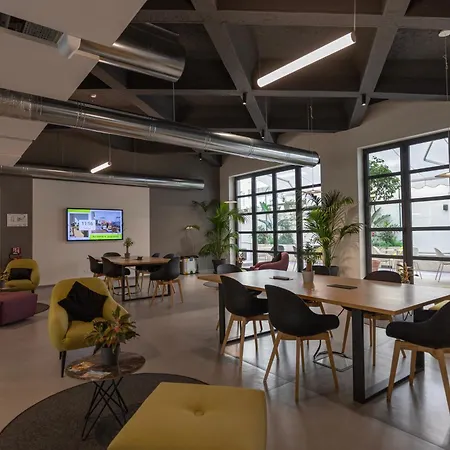 Dotcampus Center 3*